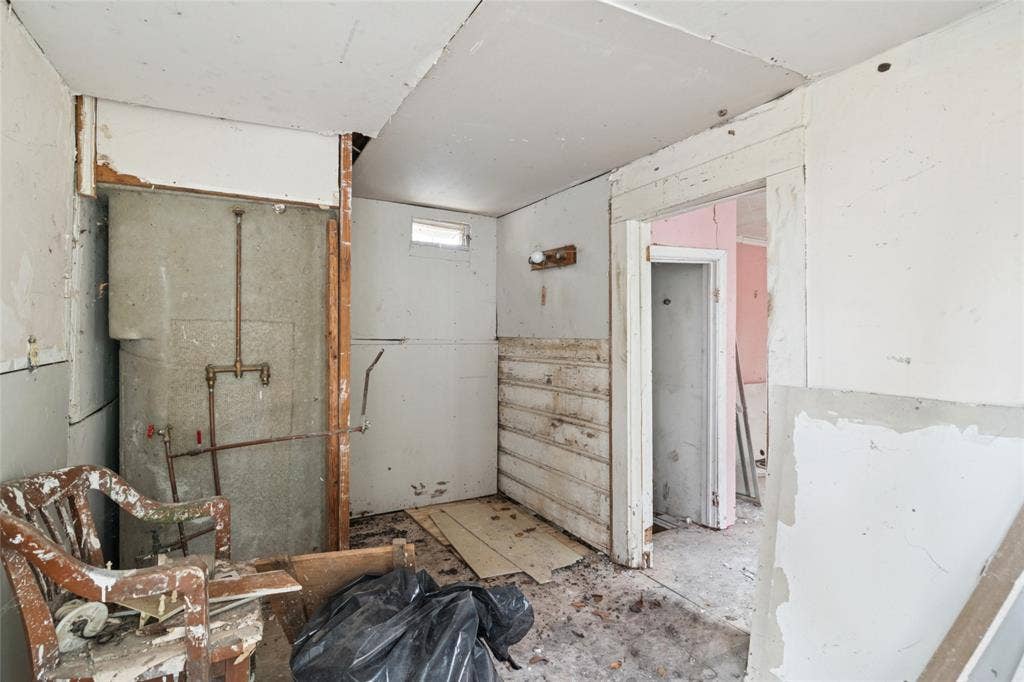 805 E 11th Street, Kemp, TX 75143