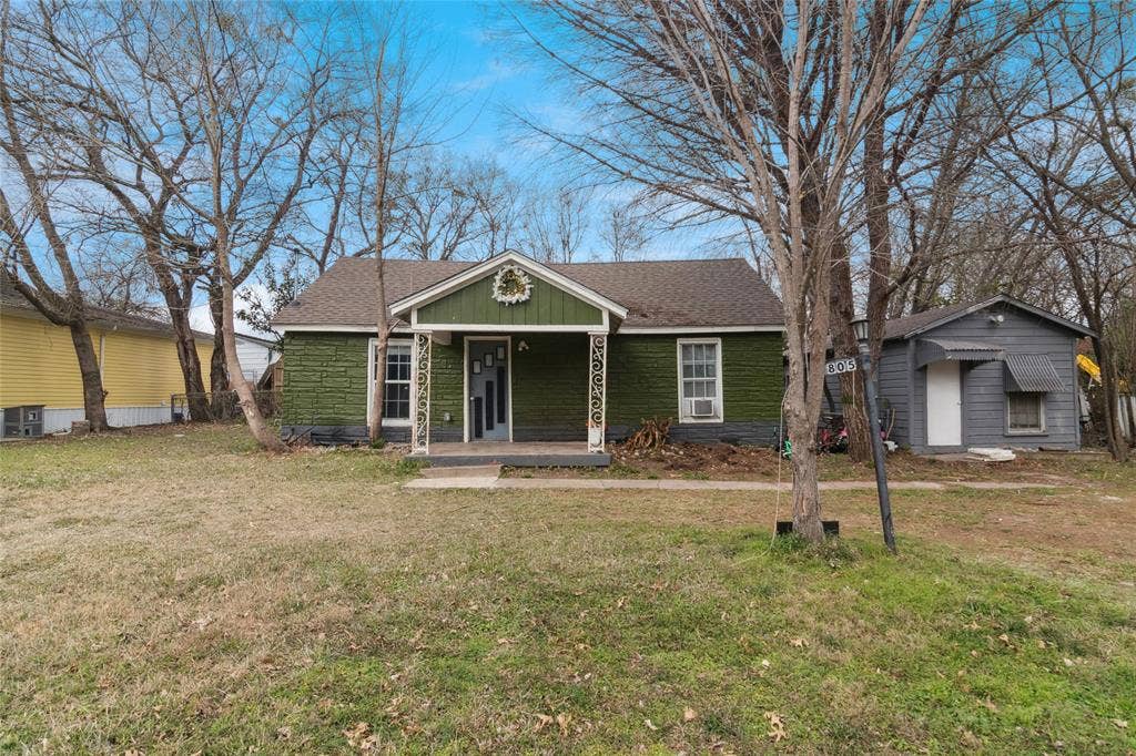 805 E 11th Street, Kemp, TX 75143