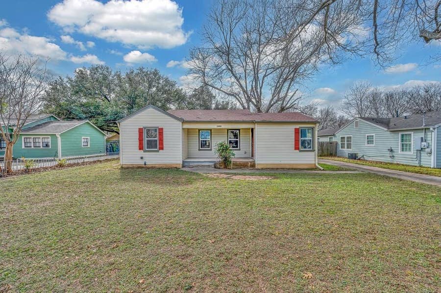 Property photo for 3213 S 3rd Street, Waco, TX