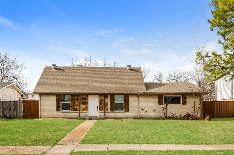 Property photo for 825 Darnel Drive, Mesquite, TX