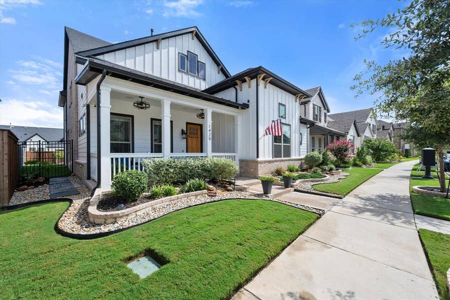 Property photo for 1429 Cypress Thorn Drive, Arlington, TX