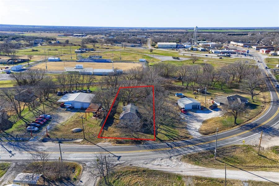 Property photo for 80 N US Highway 69, Celeste, TX