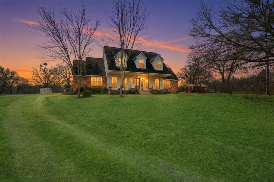 Property photo for 2411 Fm 1564 W, Caddo Mills, TX