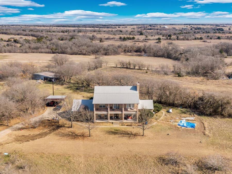 Property photo for 10400 Baucum Road, Midlothian, TX