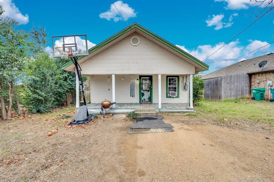 Property photo for 406 W 2nd Street, Maypearl, TX