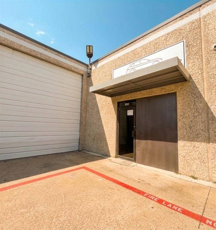 Property photo for 11252 Goodnight Lane, Dallas, TX