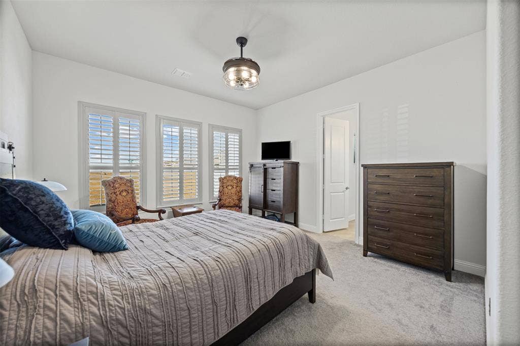 117 Vail Lane, Waxahachie, TX 75167 Bedroom 2 with ensuite