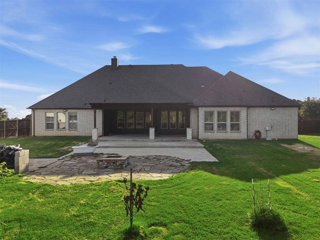 117 Vail Lane, Waxahachie, TX 75167 3-level patio