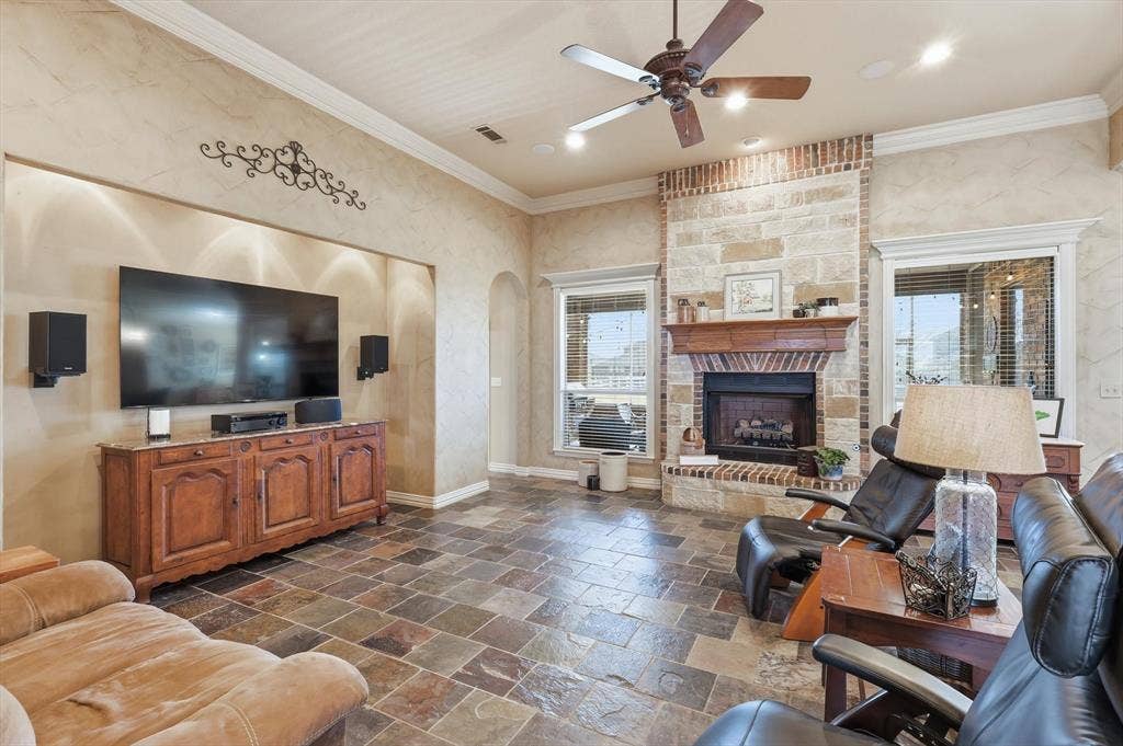 209 Lonesome Prairie Trail, Haslet, TX 76052