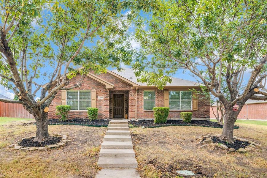 Property photo for 3690 Chestnut Trail, Rockwall, TX