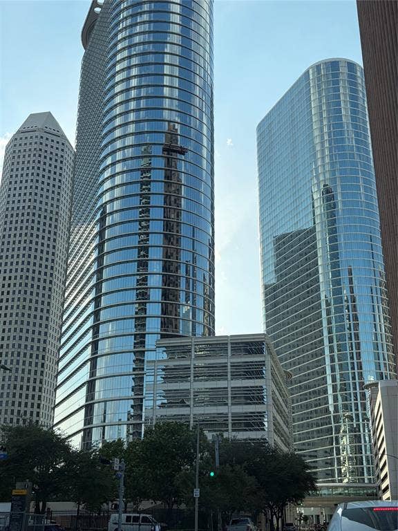 2406 Delano Street, Houston, TX 77004 Downtown is 7 mins away.