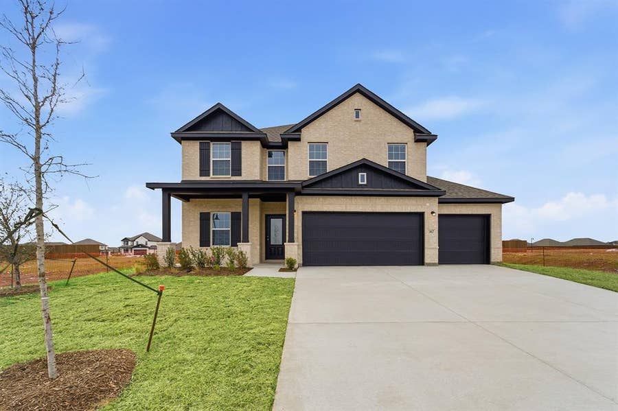 Property photo for 367 Bronco Drive, Waxahachie, TX