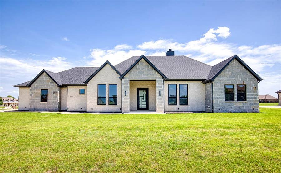Property photo for 1333 Canyon Lake Road, Wills Point, TX