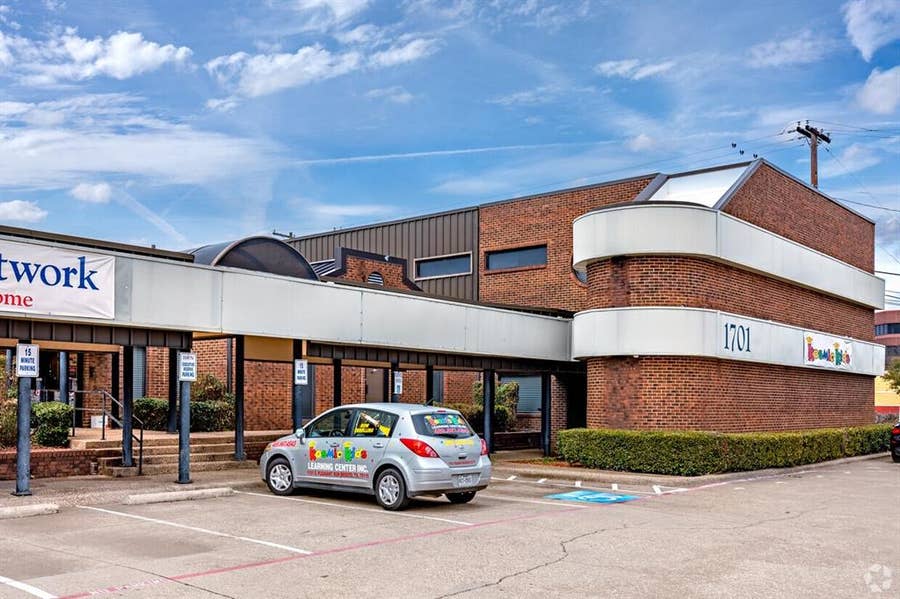 Property photo for 1701 N Hampton Road, DeSoto, TX