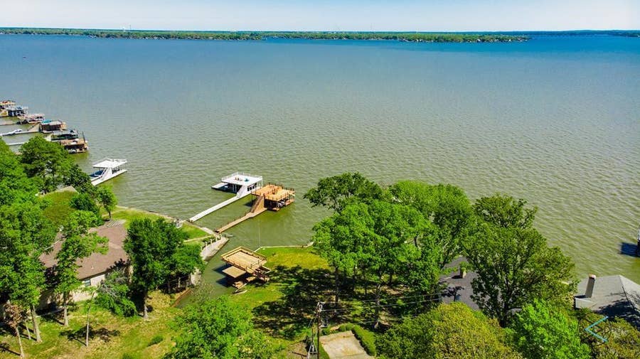 Property photo for 433 Winding Shore Drive, Tool, TX