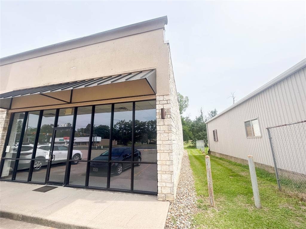610 E Tyler Street, Athens, TX 75751 610 E Tyler Street, Athens, TX 75751