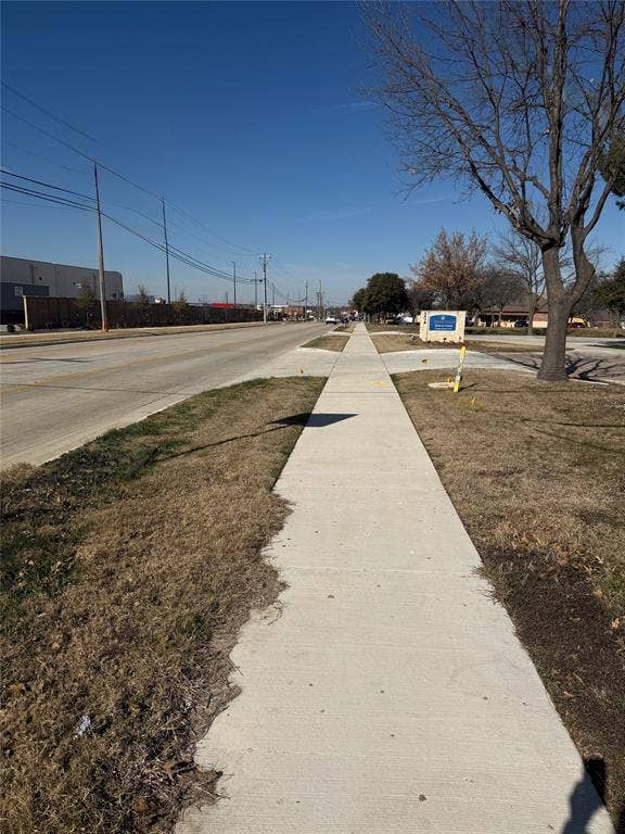 280 N Mitchell Road, Mansfield, TX 76063 View of sidewalk towards Broad