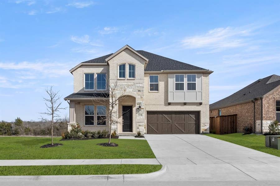 Property photo for 2216 Shady Elm Road, Midlothian, TX