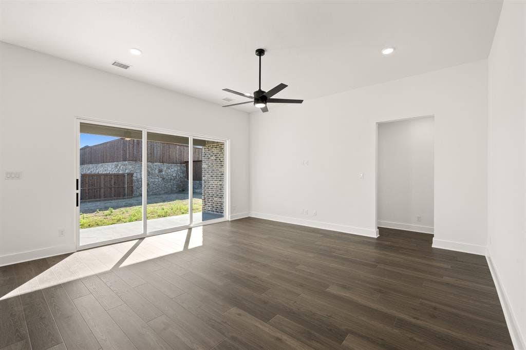 5012 Hillside Green Trail, Midlothian, TX 76065 5012 Hillside Green- Living Room-1