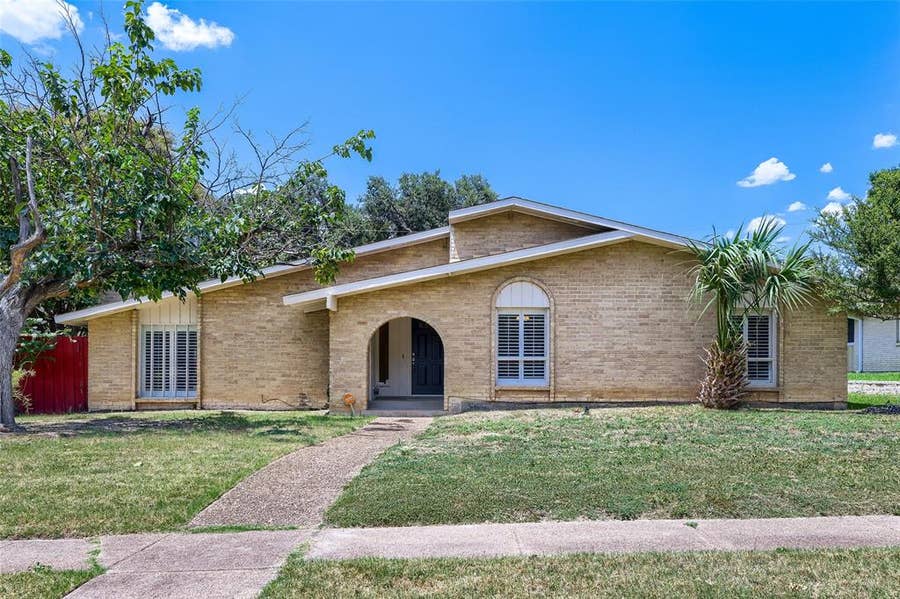 Property photo for 6639 Roundrock Road, Dallas, TX