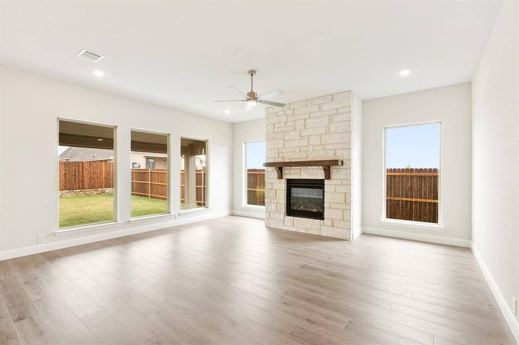 1617 Community Drive, Cedar Hill, TX 75116 1617 Community Drive, Cedar Hill, TX 75116