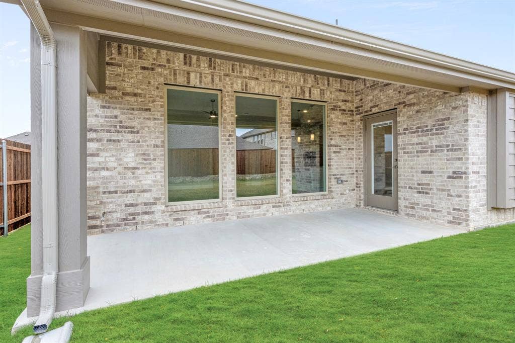 1617 Community Drive, Cedar Hill, TX 75116 1617 Community Drive, Cedar Hill, TX 75116