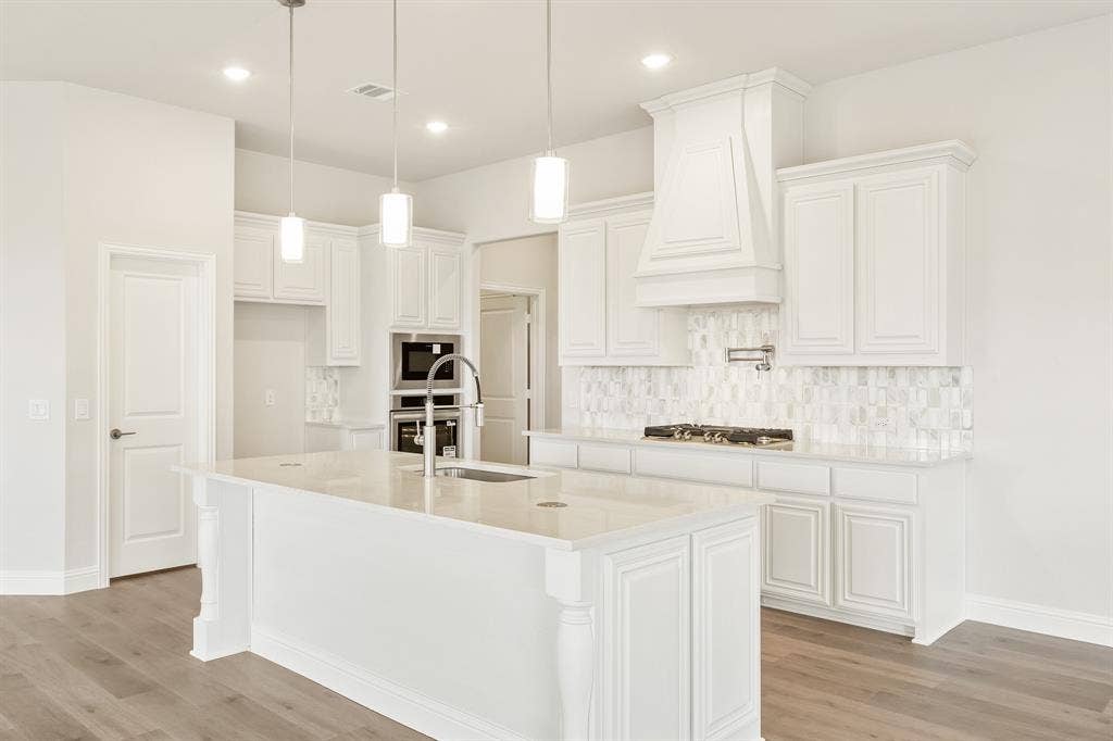 1617 Community Drive, Cedar Hill, TX 75116 1617 Community Drive, Cedar Hill, TX 75116