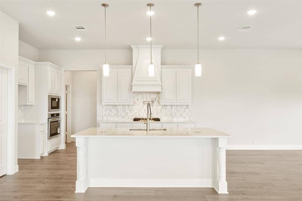 1617 Community Drive, Cedar Hill, TX 75116 1617 Community Drive, Cedar Hill, TX 75116