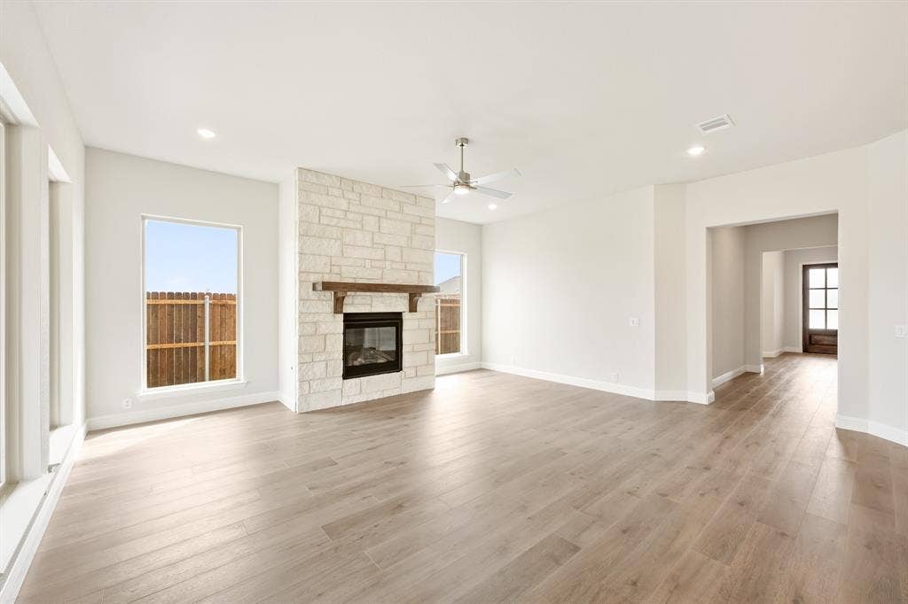 1617 Community Drive, Cedar Hill, TX 75116 1617 Community Drive, Cedar Hill, TX 75116