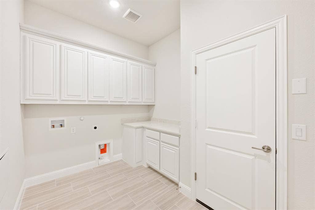 1617 Community Drive, Cedar Hill, TX 75116 1617 Community Drive, Cedar Hill, TX 75116