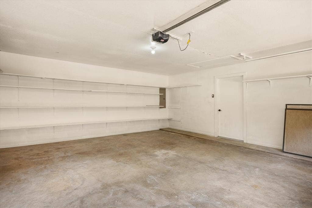706 Tahiti Drive, Granbury, TX 76048 706 Tahiti Drive, Granbury, TX 76048