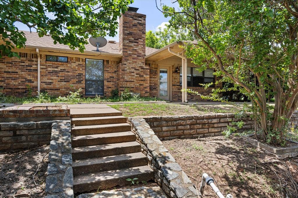 706 Tahiti Drive, Granbury, TX 76048 706 Tahiti Drive, Granbury, TX 76048