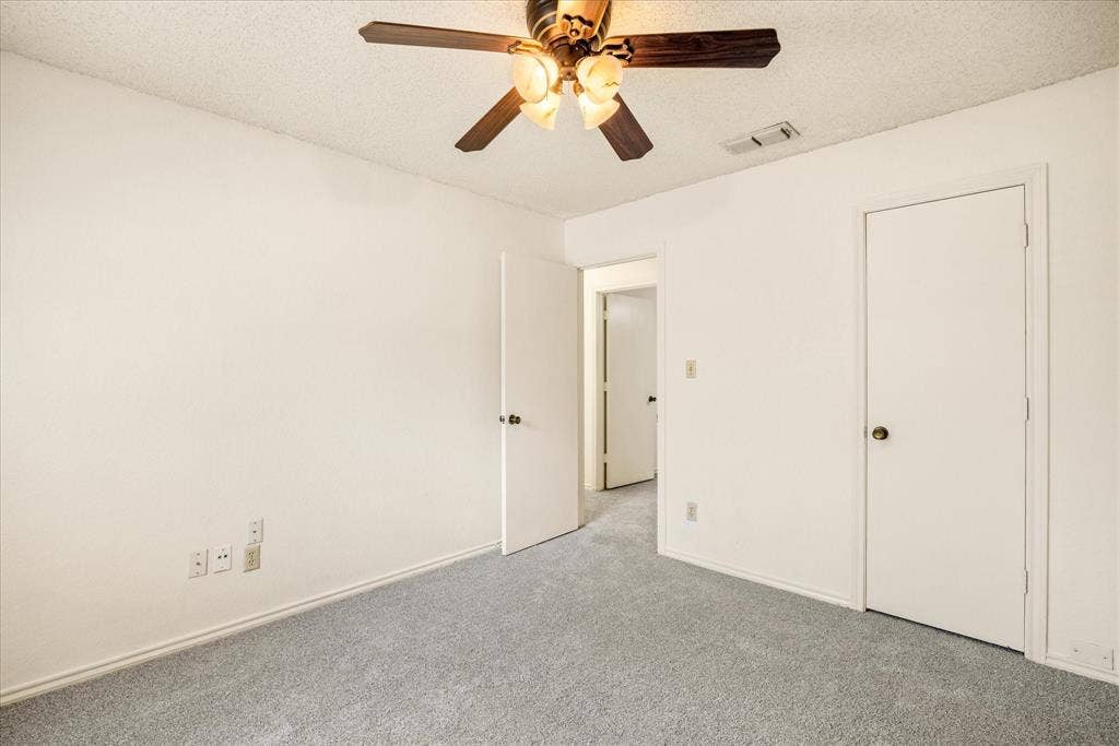 706 Tahiti Drive, Granbury, TX 76048 706 Tahiti Drive, Granbury, TX 76048