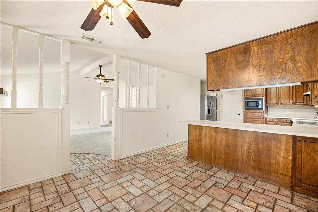 706 Tahiti Drive, Granbury, TX 76048 706 Tahiti Drive, Granbury, TX 76048