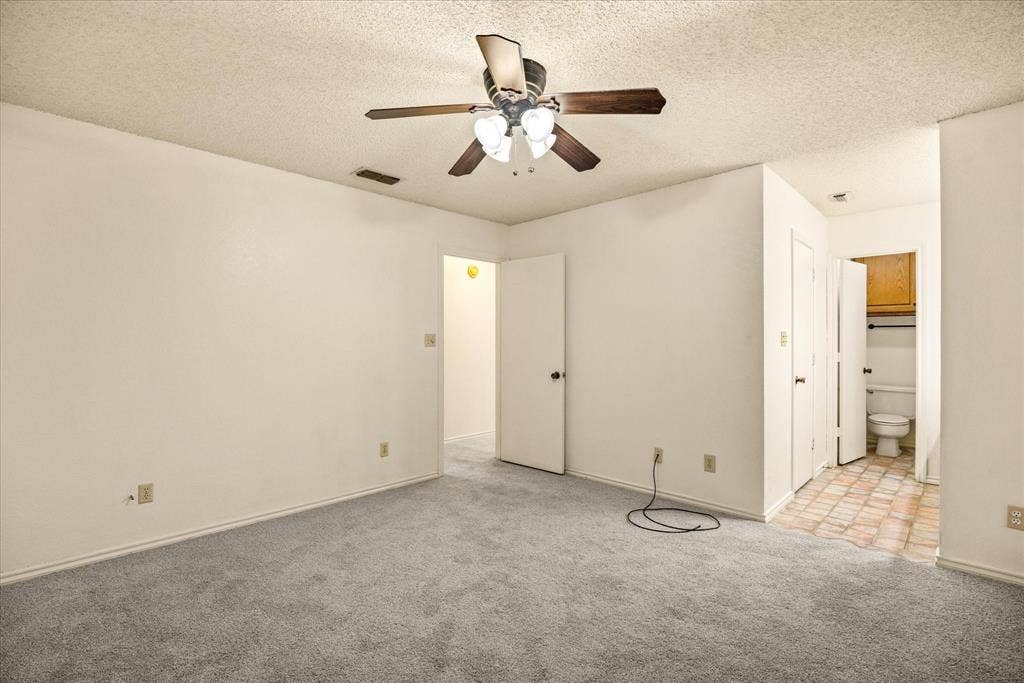 706 Tahiti Drive, Granbury, TX 76048 706 Tahiti Drive, Granbury, TX 76048