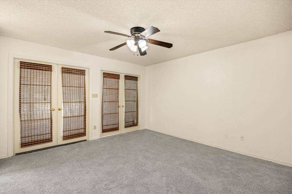 706 Tahiti Drive, Granbury, TX 76048 706 Tahiti Drive, Granbury, TX 76048