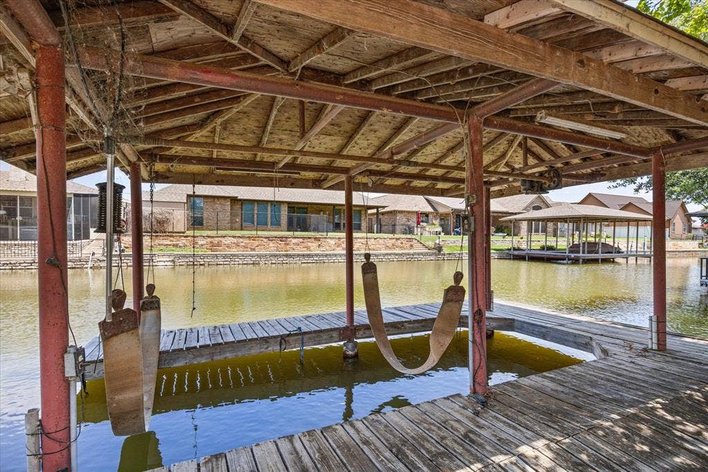 706 Tahiti Drive, Granbury, TX 76048 706 Tahiti Drive, Granbury, TX 76048