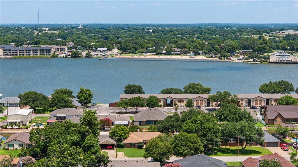 706 Tahiti Drive, Granbury, TX 76048 706 Tahiti Drive, Granbury, TX 76048