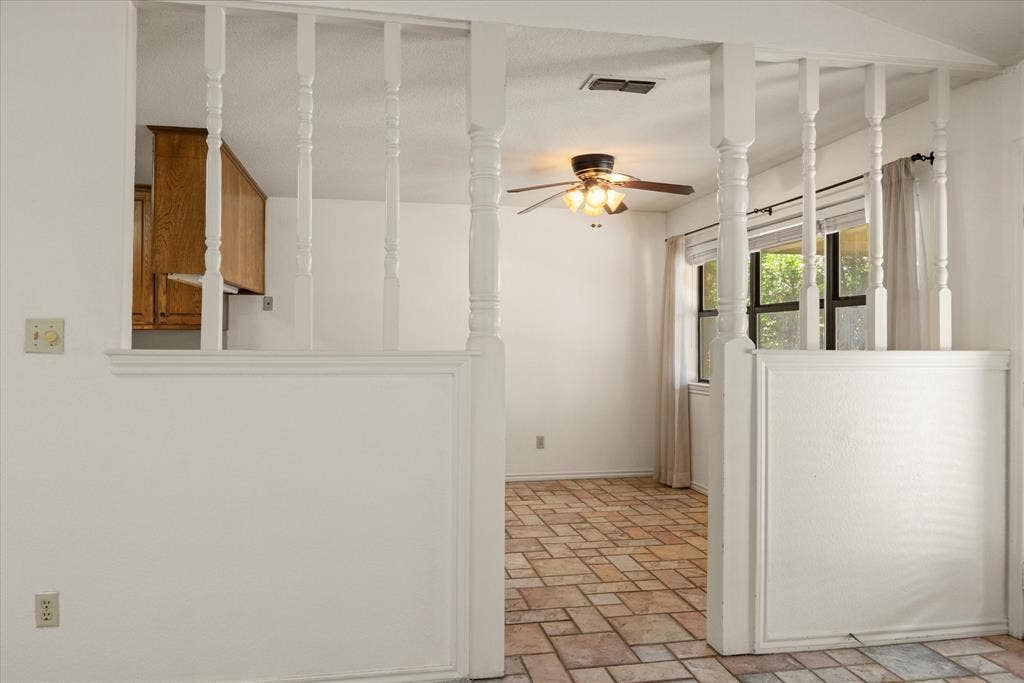 706 Tahiti Drive, Granbury, TX 76048 706 Tahiti Drive, Granbury, TX 76048