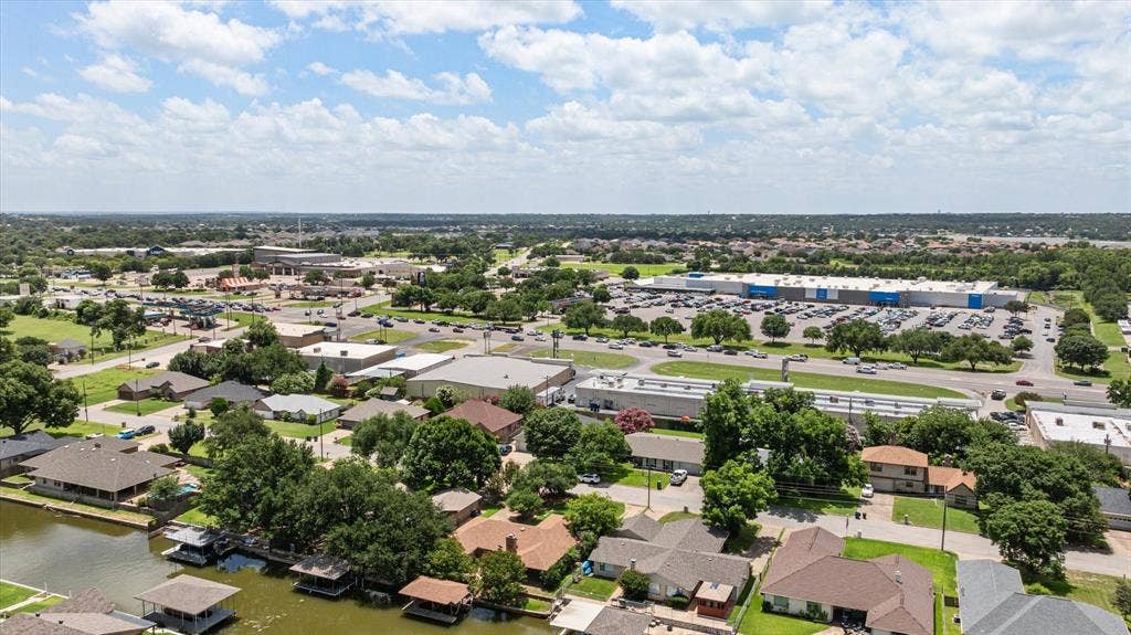 706 Tahiti Drive, Granbury, TX 76048 706 Tahiti Drive, Granbury, TX 76048