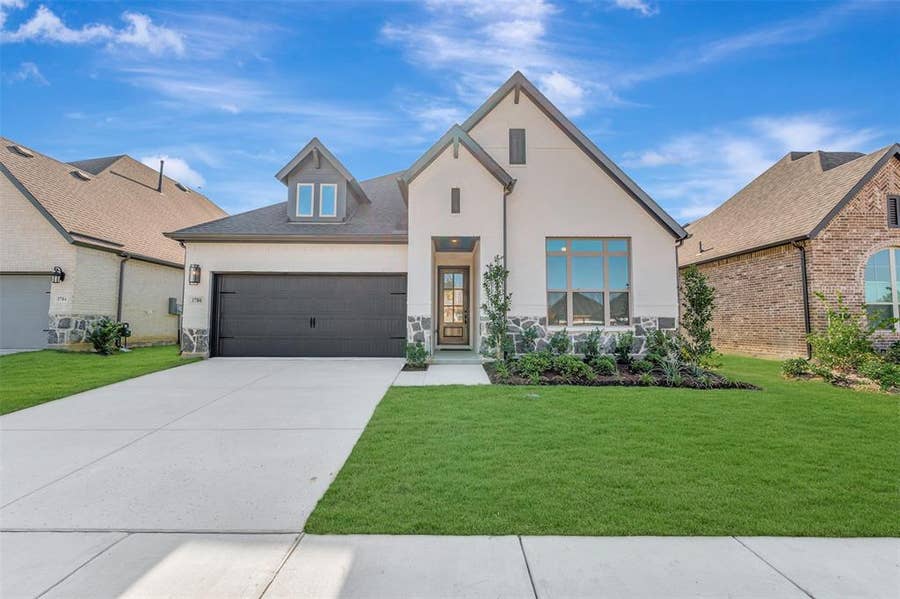 Property photo for 3780 Bermuda Grass Way, Venus, TX