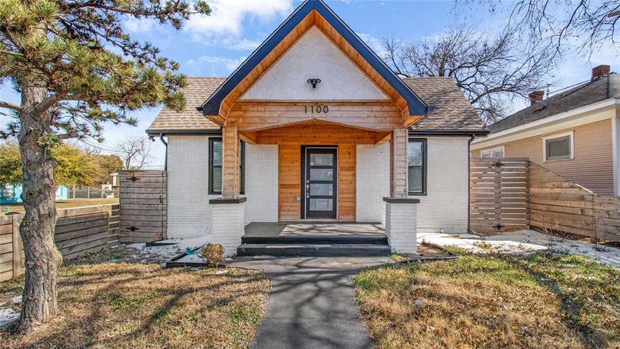 Property photo for 1100 S Brighton Avenue, Dallas, TX