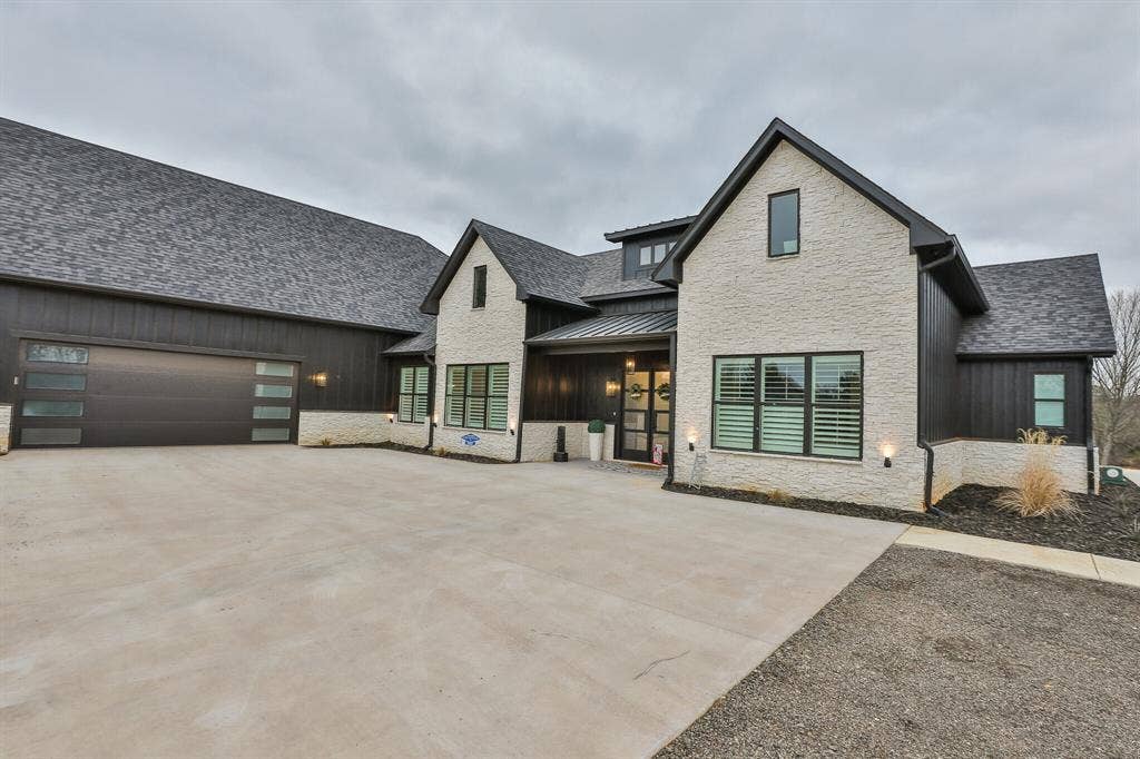 15887 County Road 436, Lindale, TX 75771 15887 County Road 436, Lindale, TX 75771
