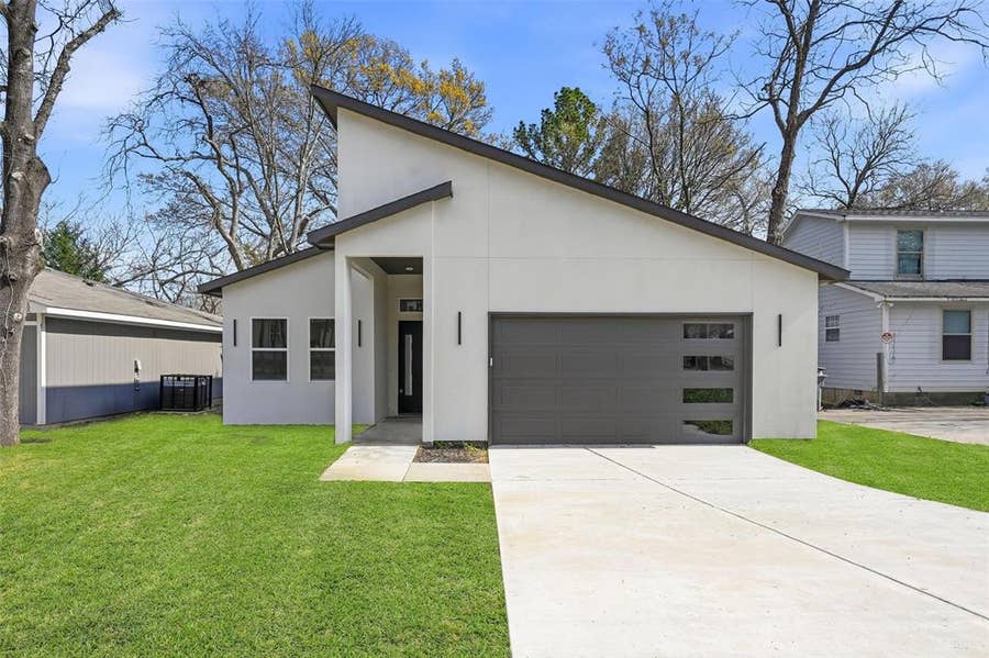 Property photo for 2228 Echo Lake Drive, Dallas, TX