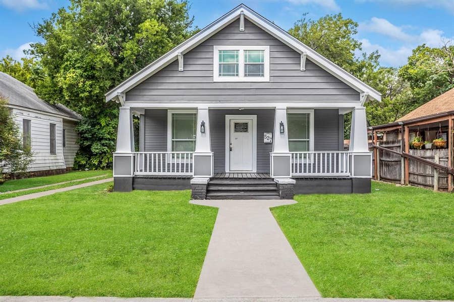 Property photo for 527 S Clinton Avenue, Dallas, TX
