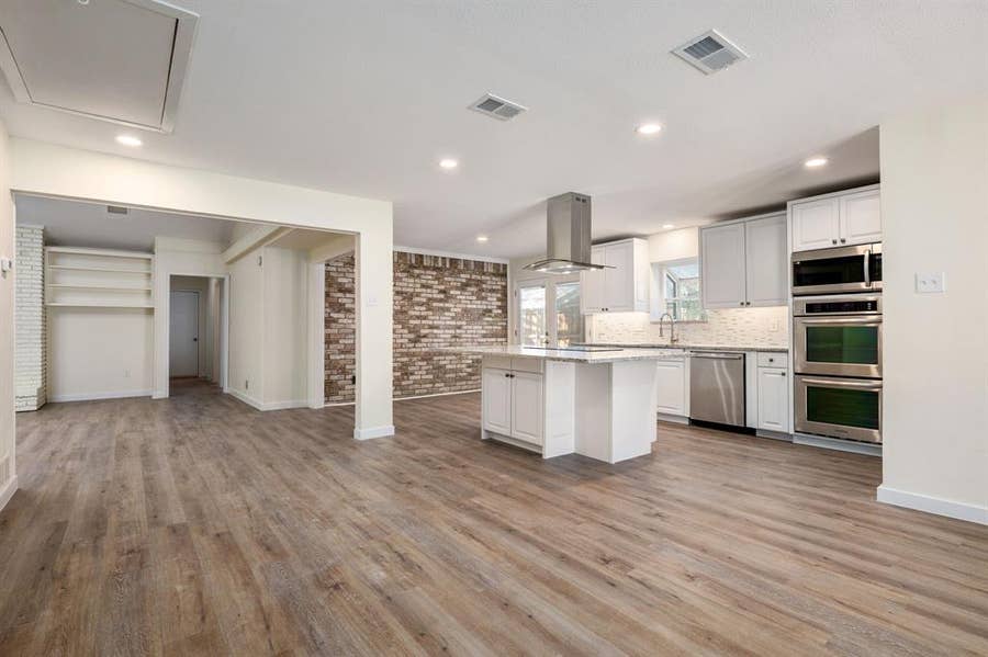 Property photo for 10521 Sandpiper Lane, Dallas, TX