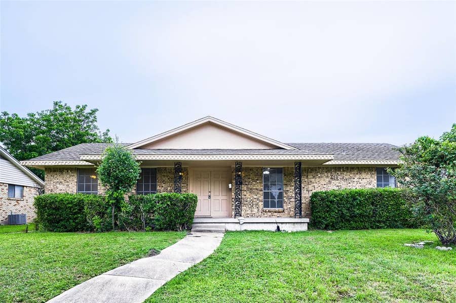 Property photo for 829 Poinsettia Drive, Lancaster, TX