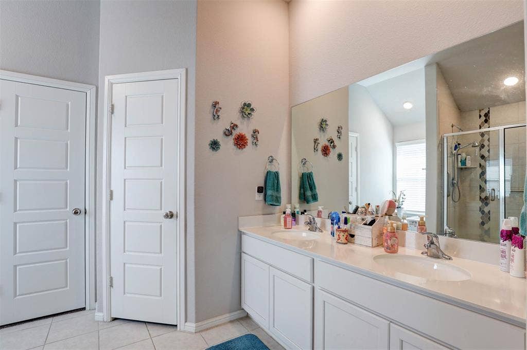 8948 Bronze Meadow Drive, Fort Worth, TX 76131