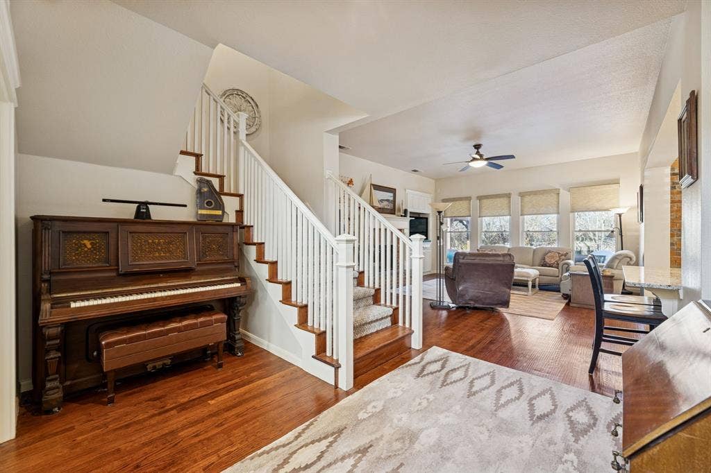 1924 Victoria Circle, McKinney, TX 75072 Niche off of entry. Great place for a piano or a desk or just entry table with decor