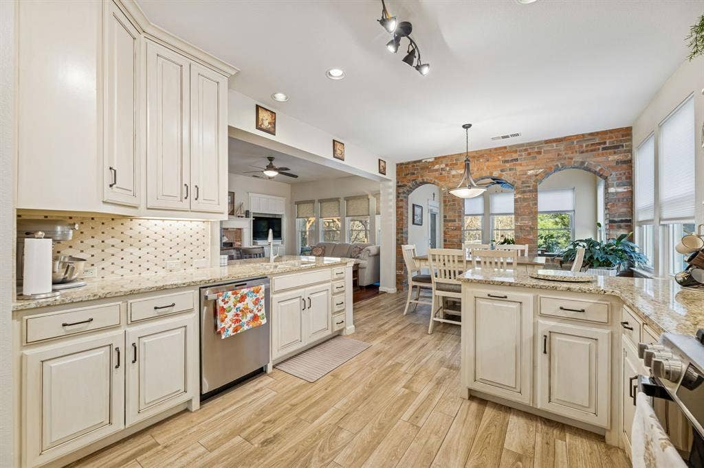 1924 Victoria Circle, McKinney, TX 75072 1924 Victoria Circle, McKinney, TX 75072